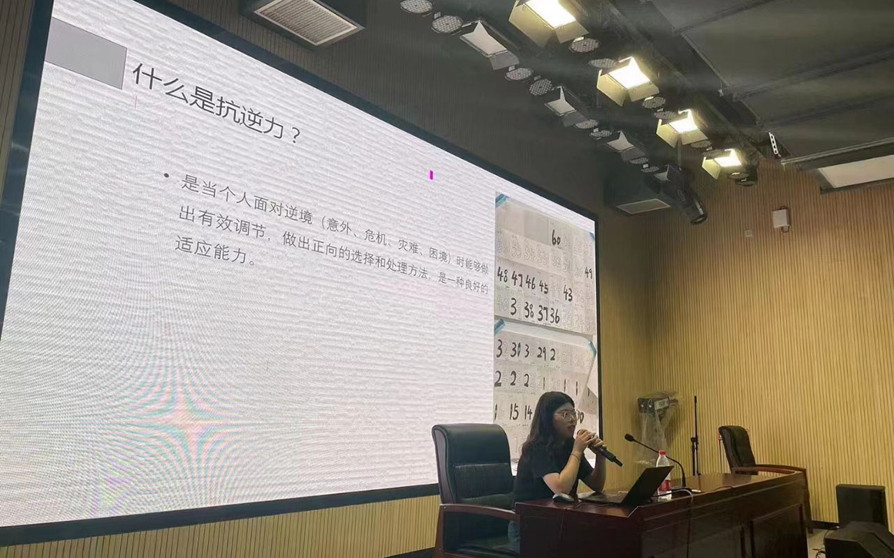 哈密董玉娣中学